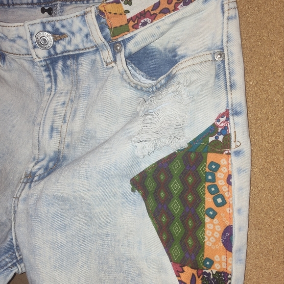 Almost Famous Vintage size 11 Patch Jeans - Picture 5 of 5